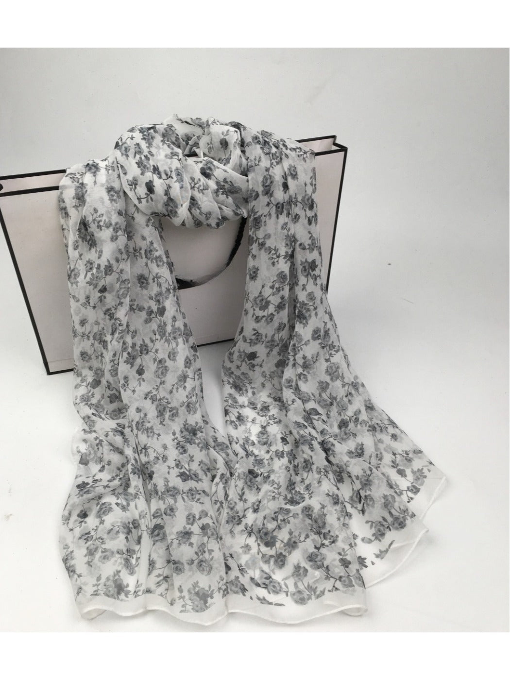 Scarvii - Women's Floral Patterned Scarf - Versatile &amp; Stylish
