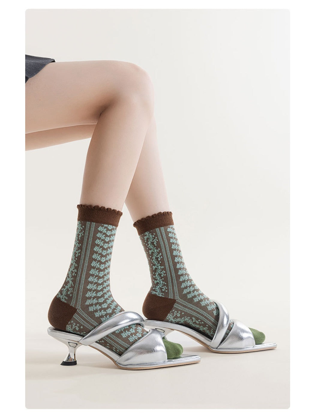 Rufia - Vintage Floral Embossed Socks