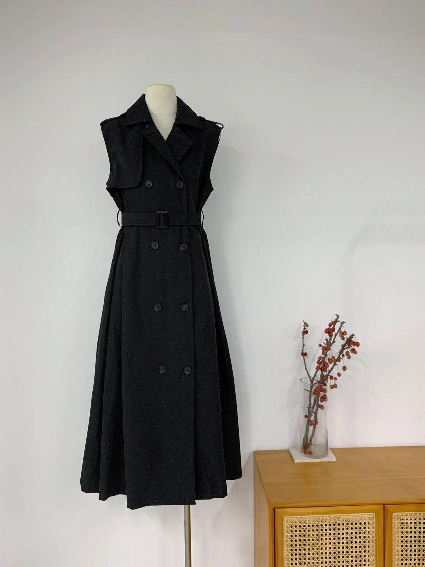 Sleeveless V-Neck Trench Coat