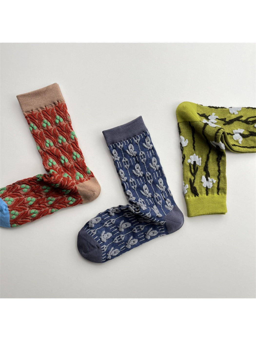 Rufia - Women’s Vintage Floral Embossed Mid-Calf Socks