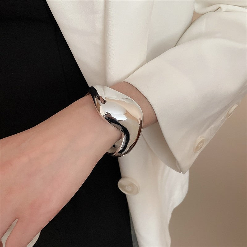Irregular Geometric Smooth Twist Open Bracelet