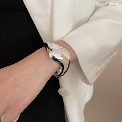 Irregular Geometric Smooth Twist Open Bracelet