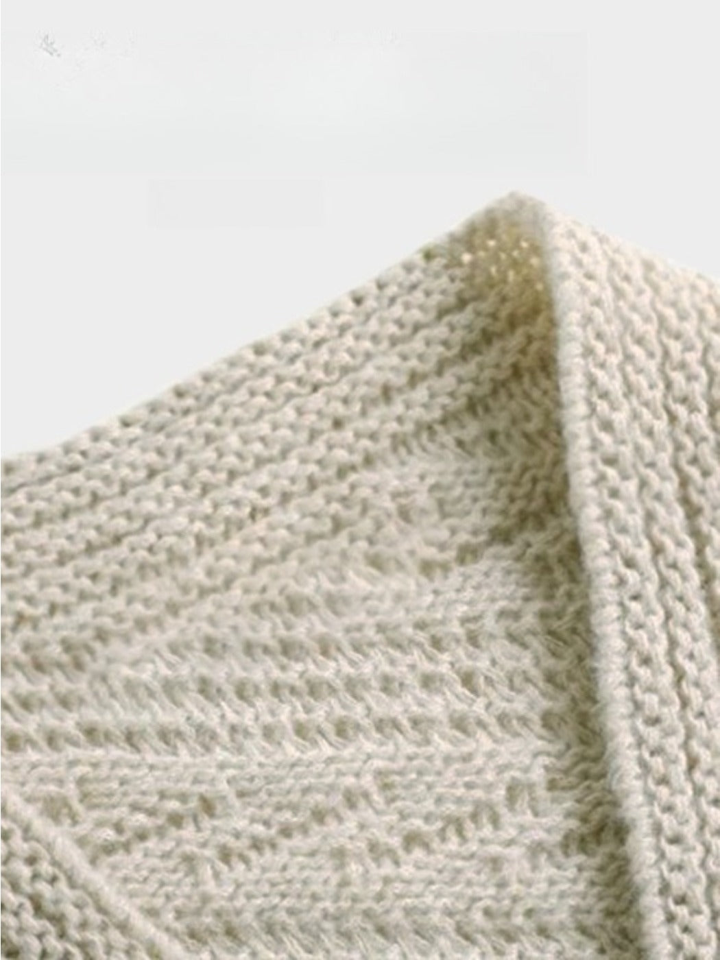 Scarvii - Classic Knitted Triangle Shawl as Outer Accessory