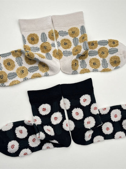 Rufia - Retro Mid-calf Socks with Floral Leaf Patterns
