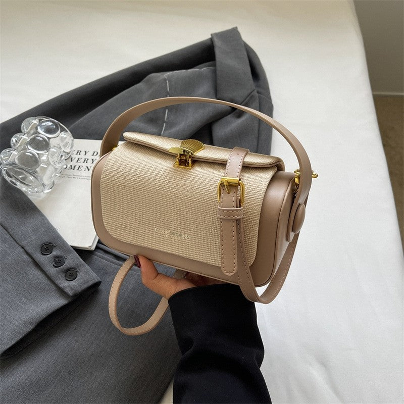 Retro Handbag With Pendant