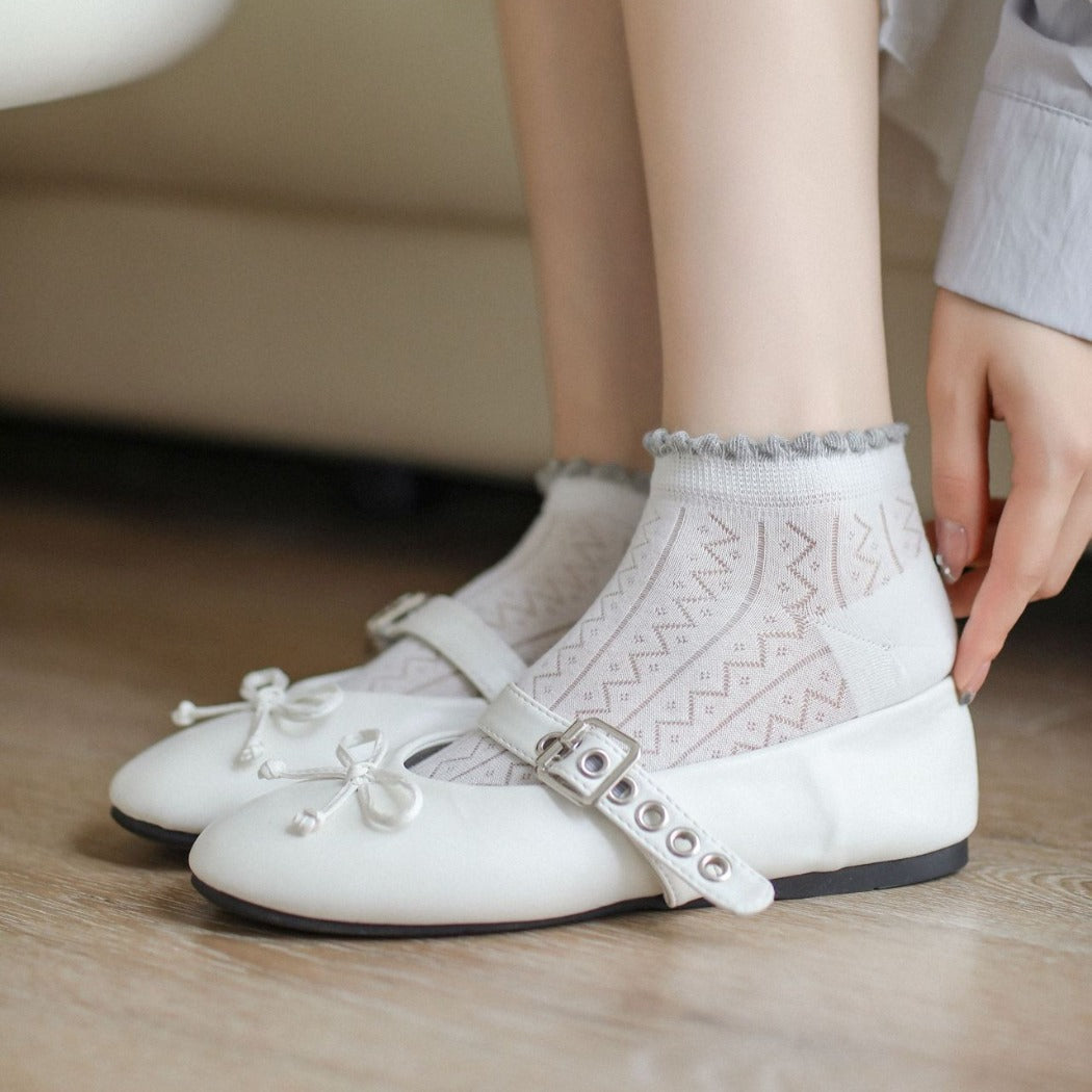 Rufia - Grey Striped Wavy Trim Ankle Socks - Basic