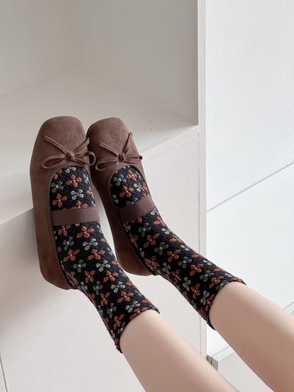 Rufia - Floral Embossed Retro Style Socks
