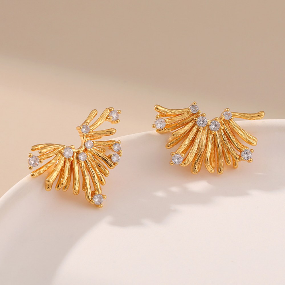 Irregualr Line Zircon Delicate Stud Earrings