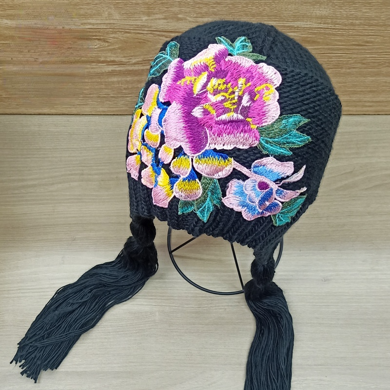 National Embroidered Women'S Fall And Winter Versatile Thickened Warm Ear Protection  Wool Hat Knitting Sweet And Lovely