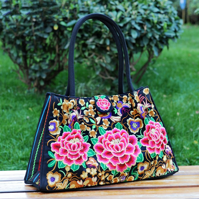 Yunnan Ethnic Style Embroidered Pompom Fashion Lady Shoulder Bag Big Handbag