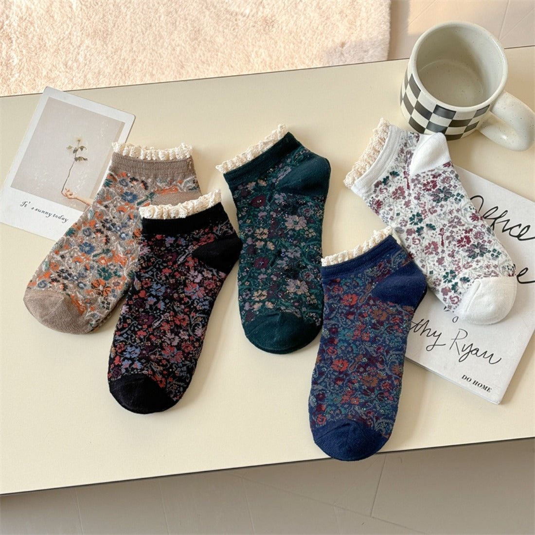 Rufia - Floral Lace Trim Ankle Socks