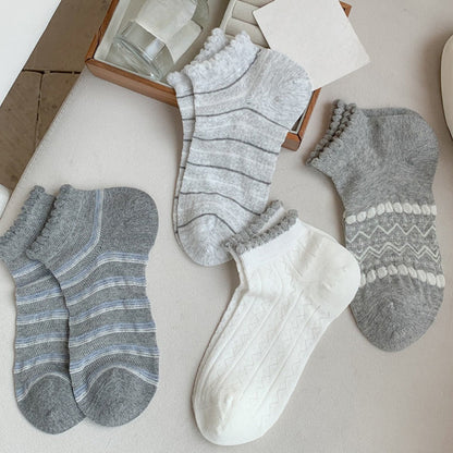 Rufia - Grey Striped Wavy Trim Ankle Socks - Basic