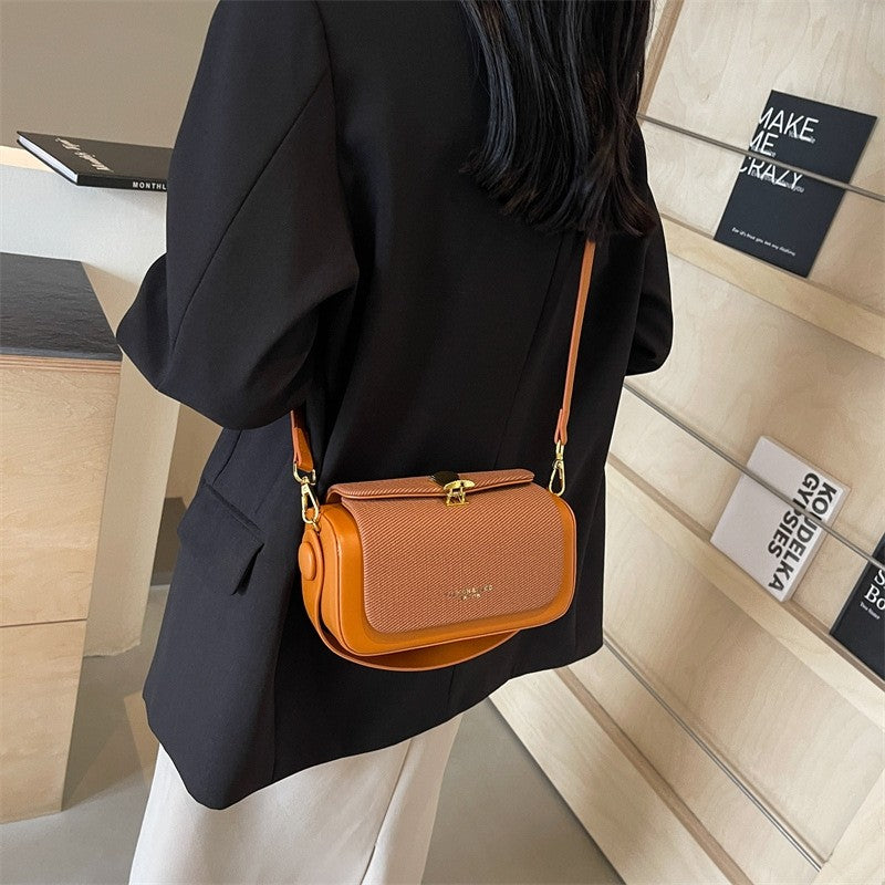 Retro Handbag With Pendant