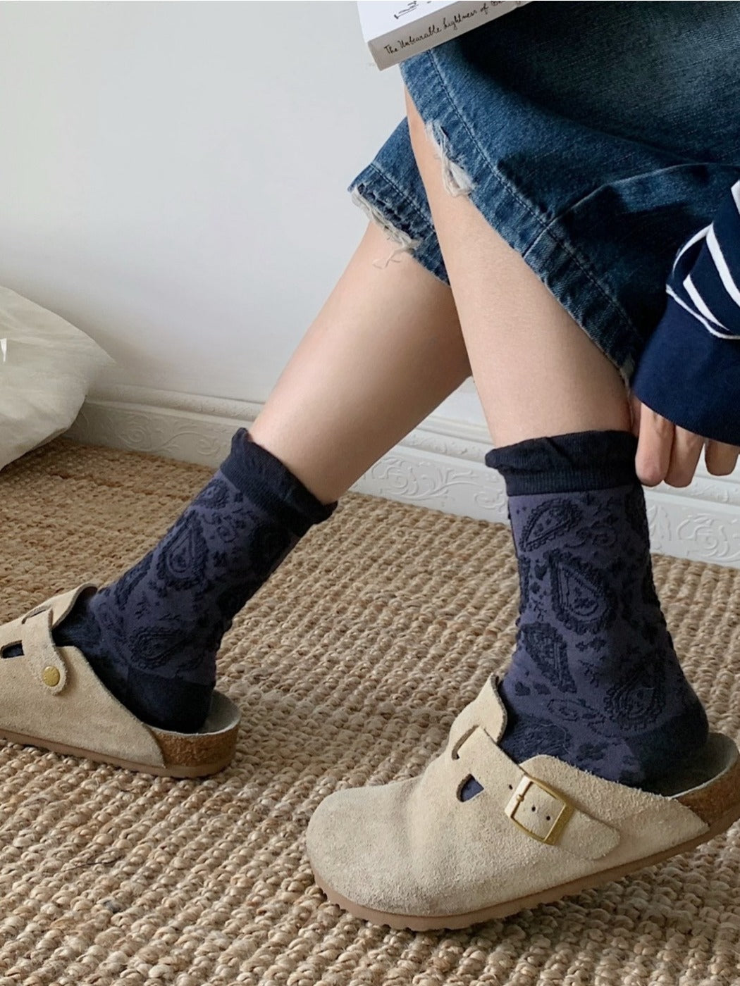 Rufia - Retro Mid-calf Socks with Cashew Flower Patterns