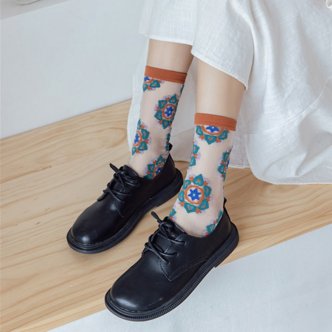 Rufia - Elegant Floral Patterned Mid-Calf Socks