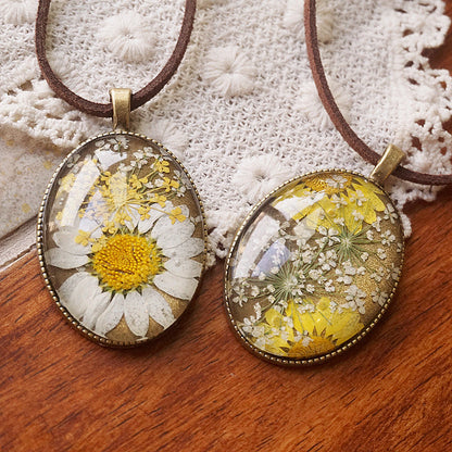 Floral Vintage Handmade Necklace with Resin Flower Pendant