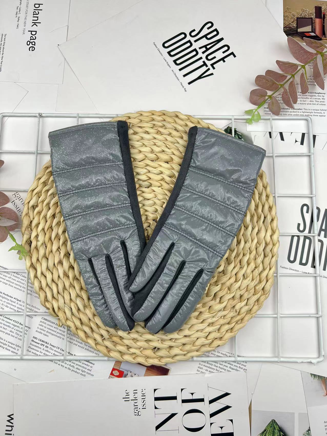 Gloving - Star Embroidered Down Gloves for Women