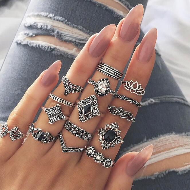 Vintage Geometric Ring Set With Black Stone