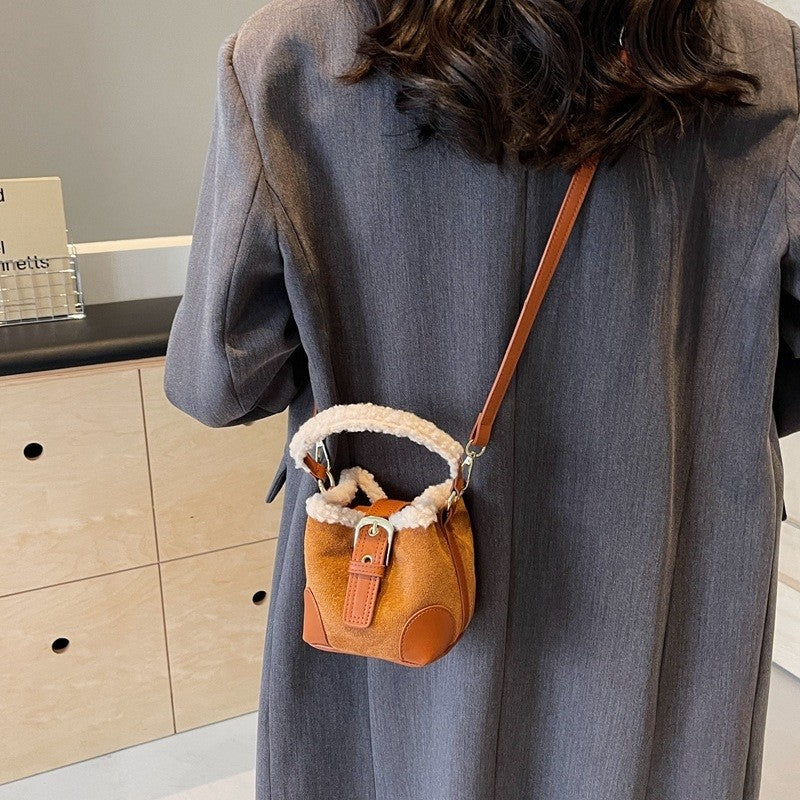 Retro Handbag With Pendant