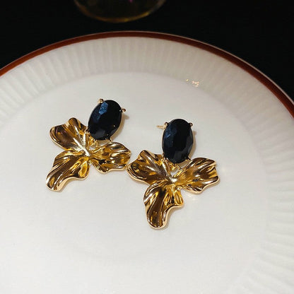 Silver Needle Oval Diamond Flower Ear Studs
