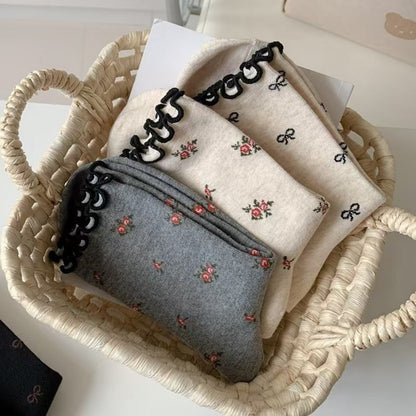 Rufia - Cute Basic Frilly Mid-calf Socks