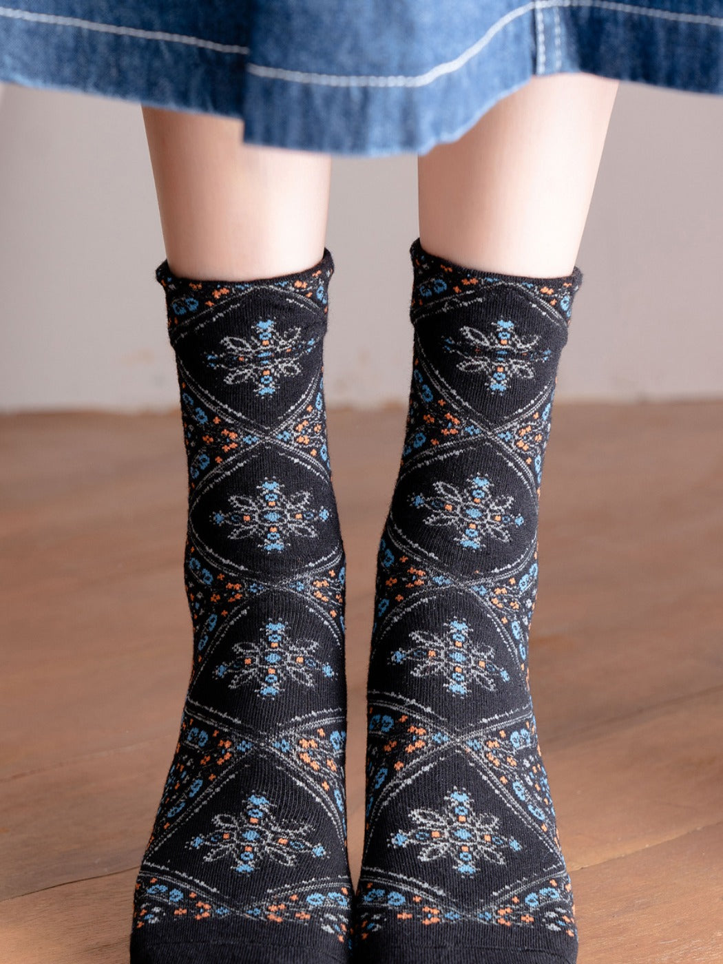 Rufia - Retro Mid-calf Socks with Diamond Floral Patterns