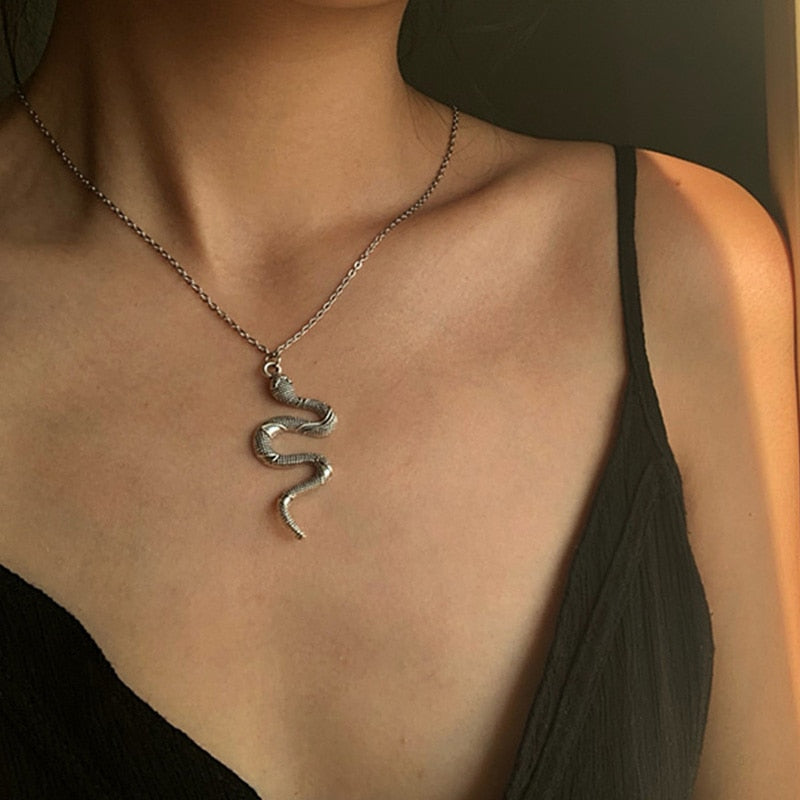 Fashion Gothic Vinage Rib Cage Necklace Anatomical Skeleton Heart Goth Punk Unique Retro Pendant Necklace Jewelry For Men/Women