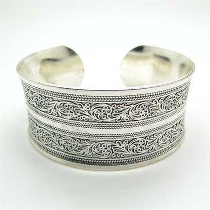 1Pcs Women Vintage Bracelets Wide Lucky Flower Printing Tibet Silver Plated Totem Cuff Bracelets Bangles