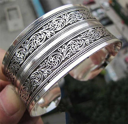 1Pcs Women Vintage Bracelets Wide Lucky Flower Printing Tibet Silver Plated Totem Cuff Bracelets Bangles