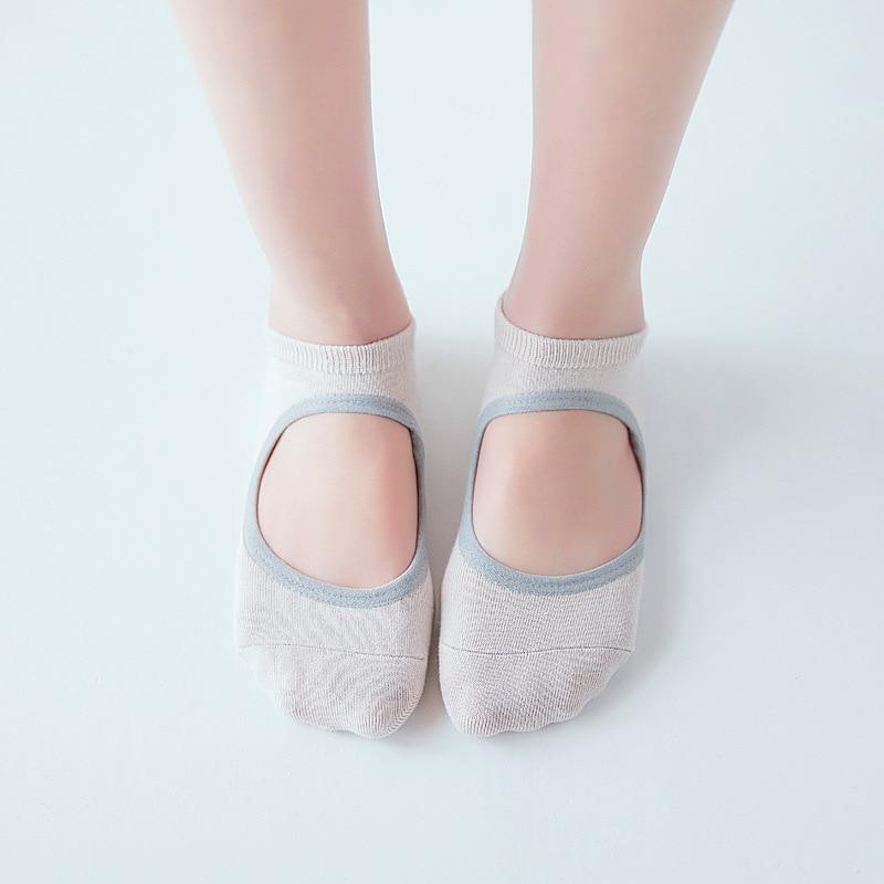 Hot Breathable Anti-Friction Women Yoga Socks Silicone Non Slip Pilates Barre Breathable Sports Dance Socks Slippers With Grips