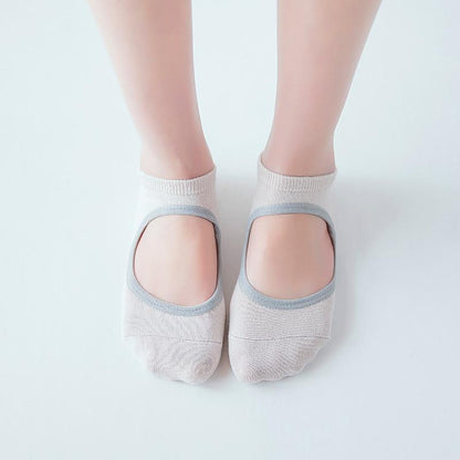 Hot Breathable Anti-Friction Women Yoga Socks Silicone Non Slip Pilates Barre Breathable Sports Dance Socks Slippers With Grips