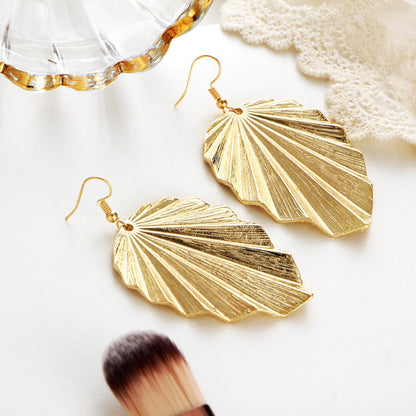 Leaf Pattern Pendant Earrings For Women Exaggerated Style Simple Alloy Earrings For Xmas Party