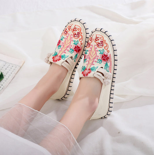 Tibetan Floral Embroidered Style Flat Shoes