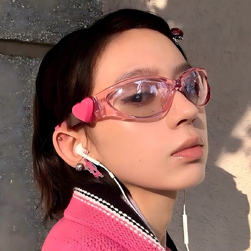Trendy Oval Frame Sunglasses with Pink Heart Decoration