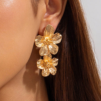 Chic Floral Pearl Earrings Stylish Alloy Flower Studs