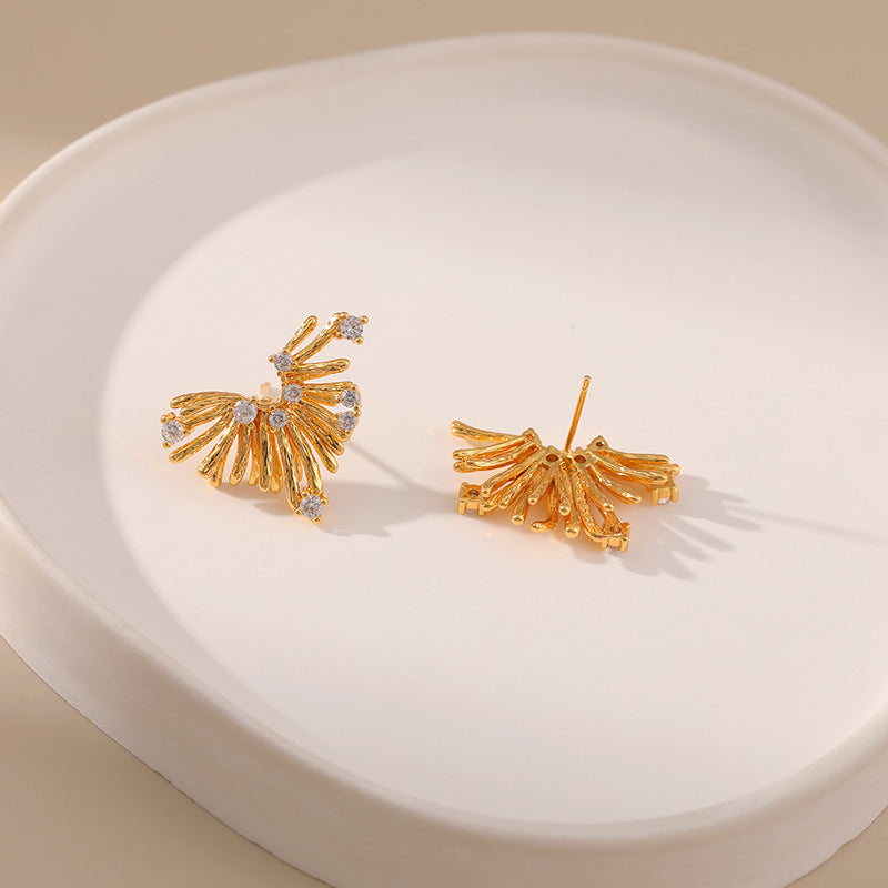 Irregualr Line Zircon Delicate Stud Earrings