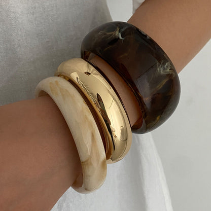 Eye-Catching Irregular Gradient Geometric Metal Spring Bracelets