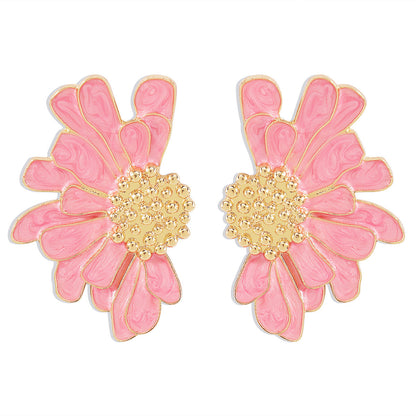 Vintage Alloy Floral Stud Earrings Women'S Temperament Textured Floral Earrings