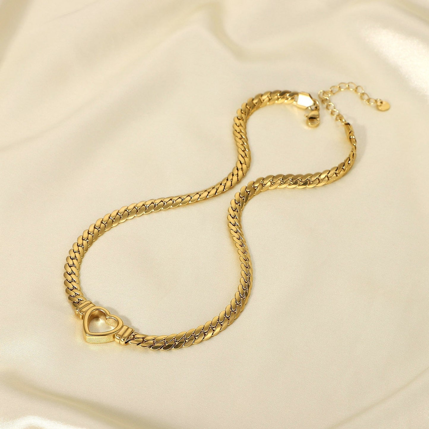 Hellow Out Heart Shade Pendant Necklace