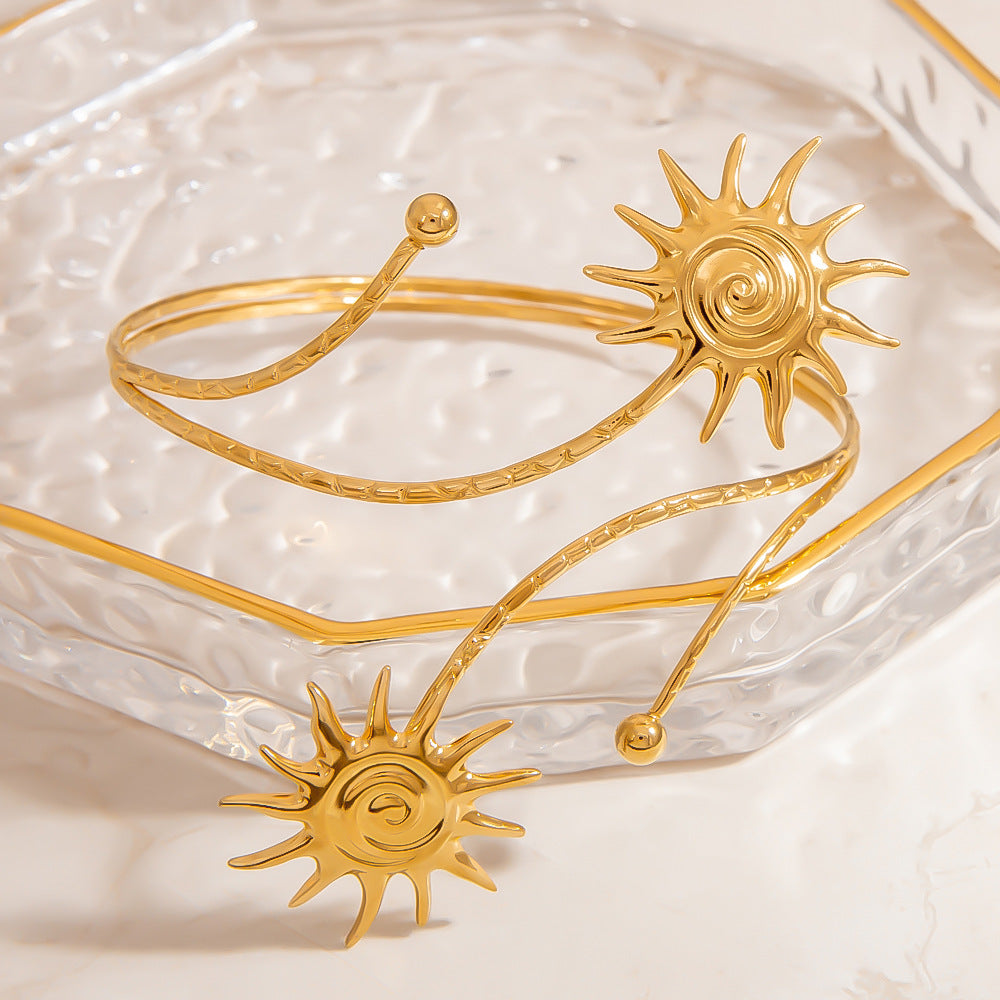 Trendy Stainless Steel Floral Bangle Bracelet - 18K Gold Plated