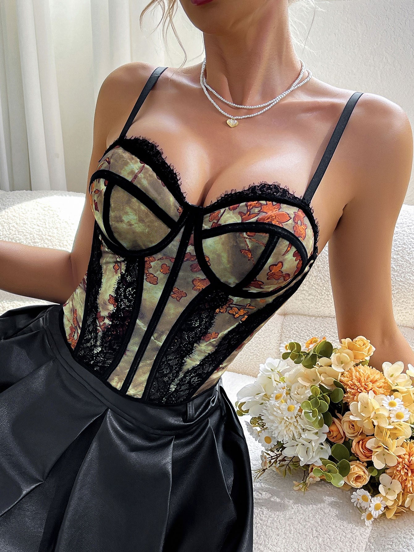 Sleeveless Sexy Lace-Up Crop Top With Underwire