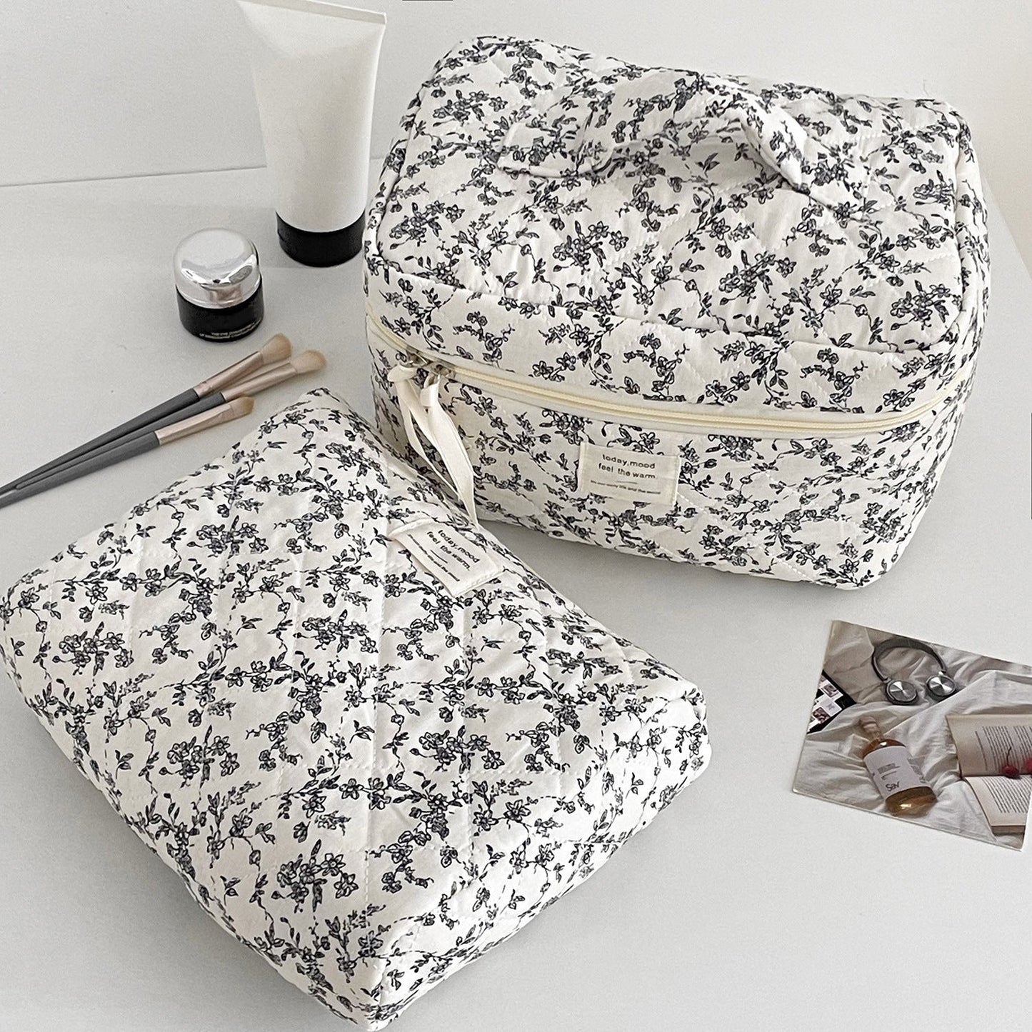 French Black And White Floral Makeup Bag Portable Travel Large Capacity Toiletry Organizer
