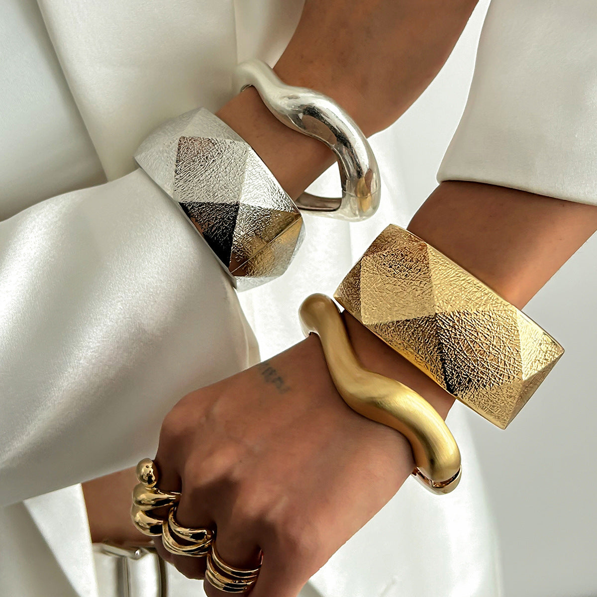 Geometric Alloy Wave Pattern Bracelet Set