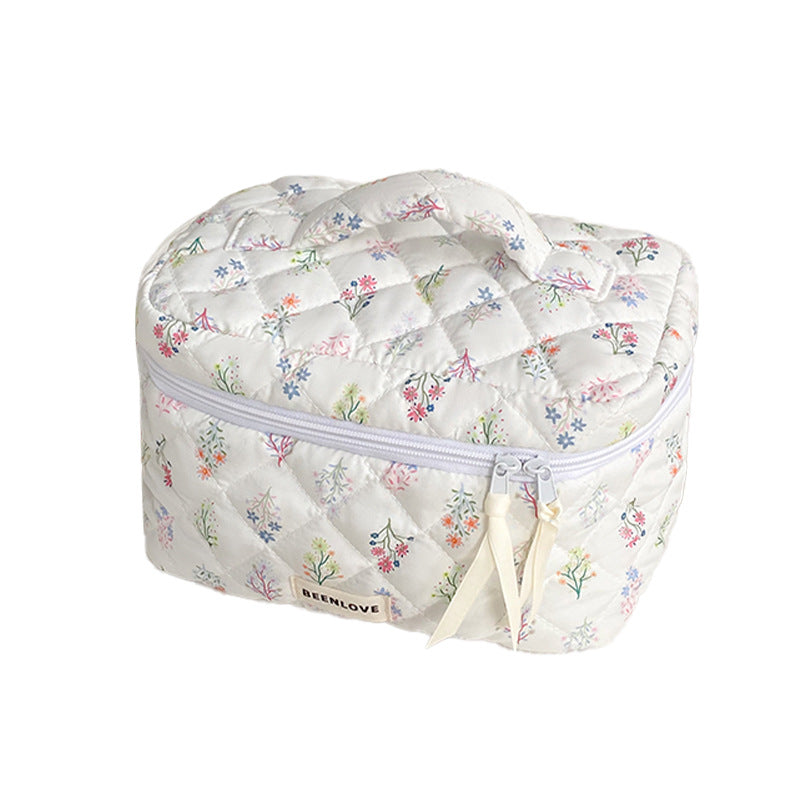 Simple Flower Print Quilted Portable Makeup Bag