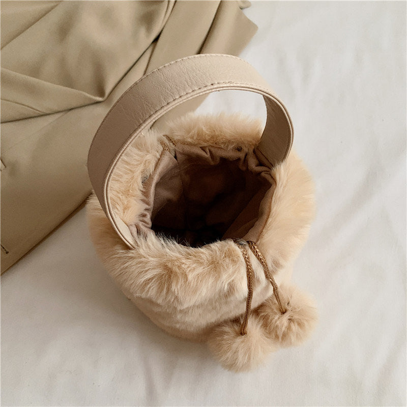 Trendy Plush Handbag Chic Soft Bucket Bag