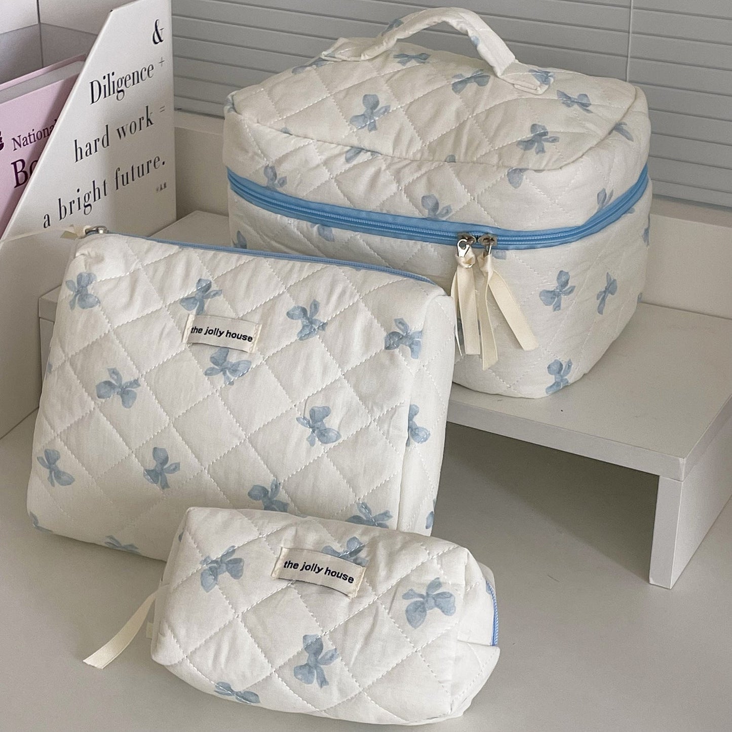 Quilted Makeup Bag with Bow Cute Portable Storage Bag