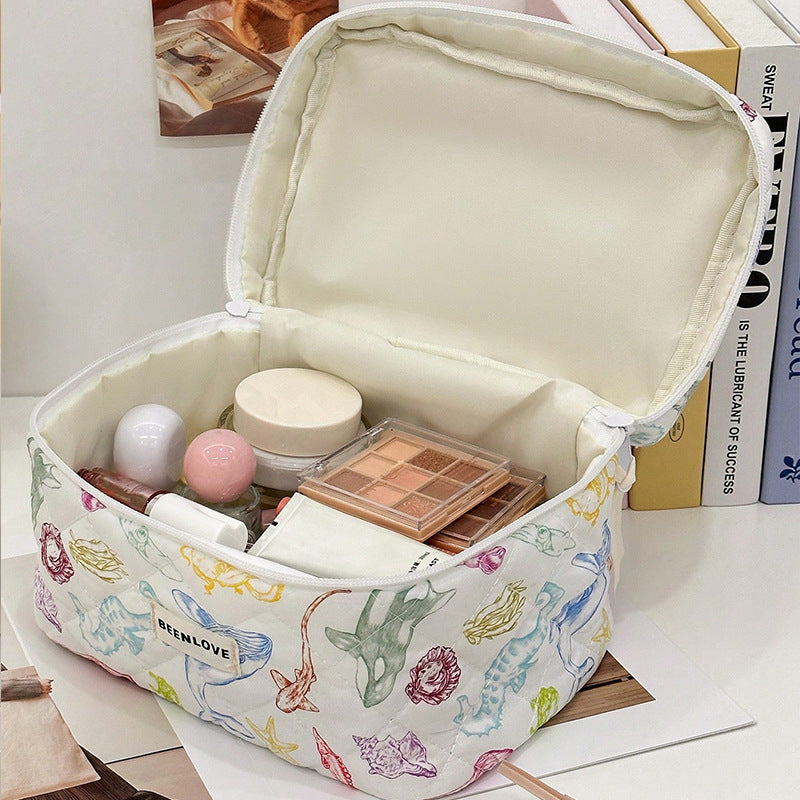 Trendy Print Quilted Large Capacity Makeup Bag