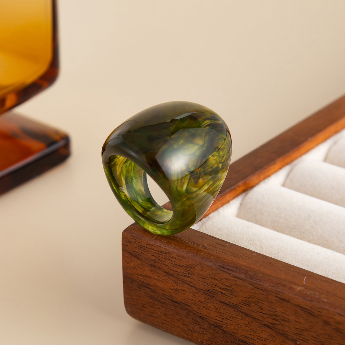 Trendy Milard Style Ombre Resin Ring For Women