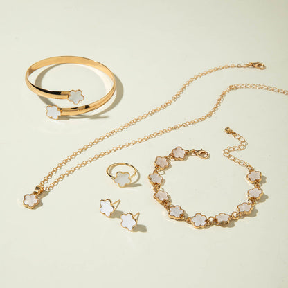 Trendy Alloy Five-Leaf Clover Bracelet Jewelry Set