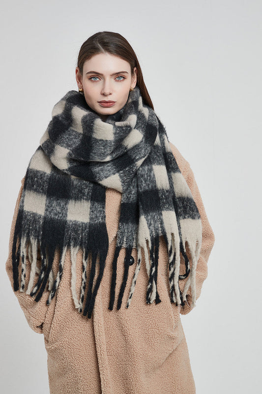 Plaid Contrast Color Tassel Scarves